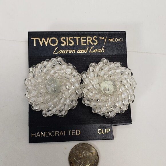 Women's 1.5 Inches Beads Cluster Design Clip-on Earrings - Gray paint Design - Picture 5 of 6
